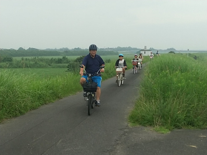 Center_0001_burst20230625070955423_